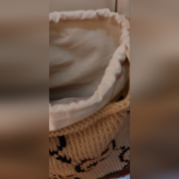NEW Gucci Beige Knit Crossbody Bag (Large)GG Web Design+ Green/Red Striped Strap - Picture 7 of 8